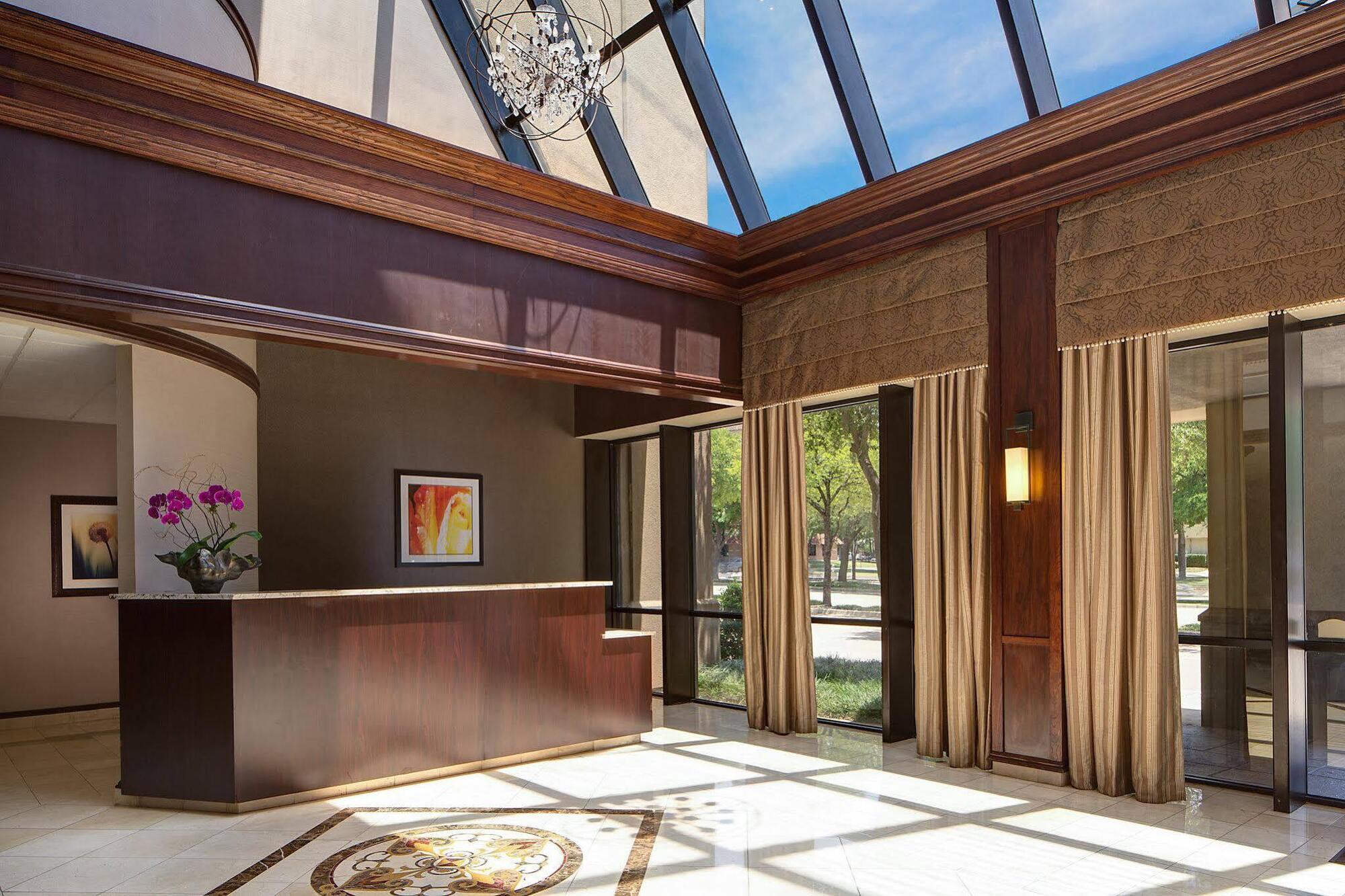 Crowne Plaza Dallas Near Galleria-Addison Exterior photo
