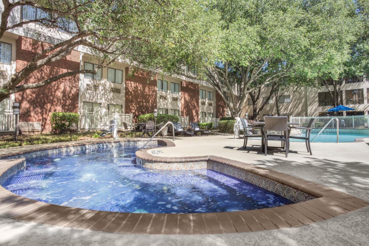 Crowne Plaza Dallas Near Galleria-Addison Exterior photo
