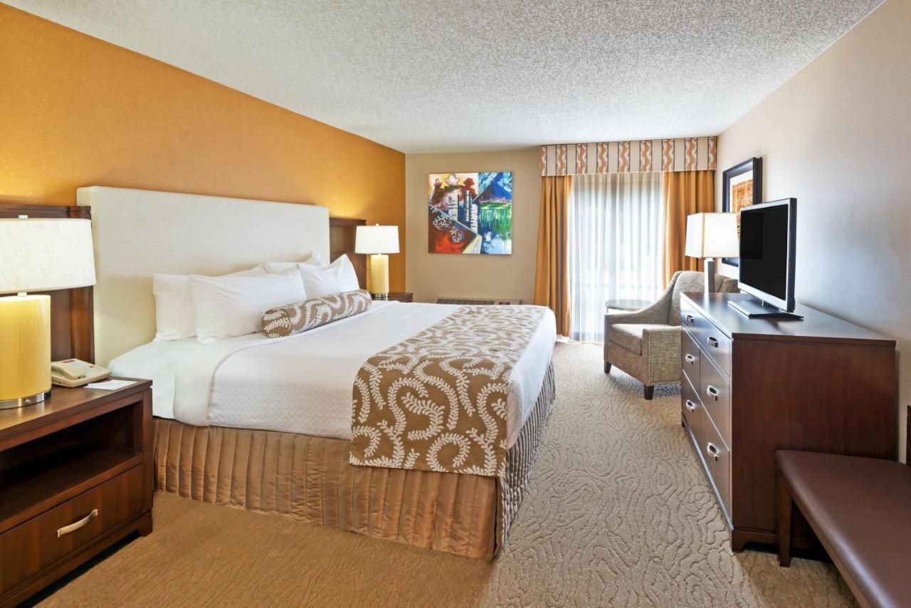 Crowne Plaza Dallas Near Galleria-Addison Exterior photo
